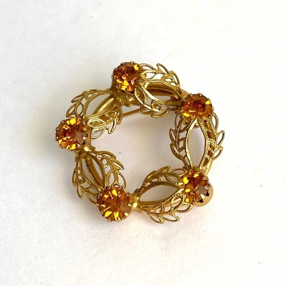 Vintage Wreath Brooch Faux Citrine Rhinestone Gold - Picture 2 of 7